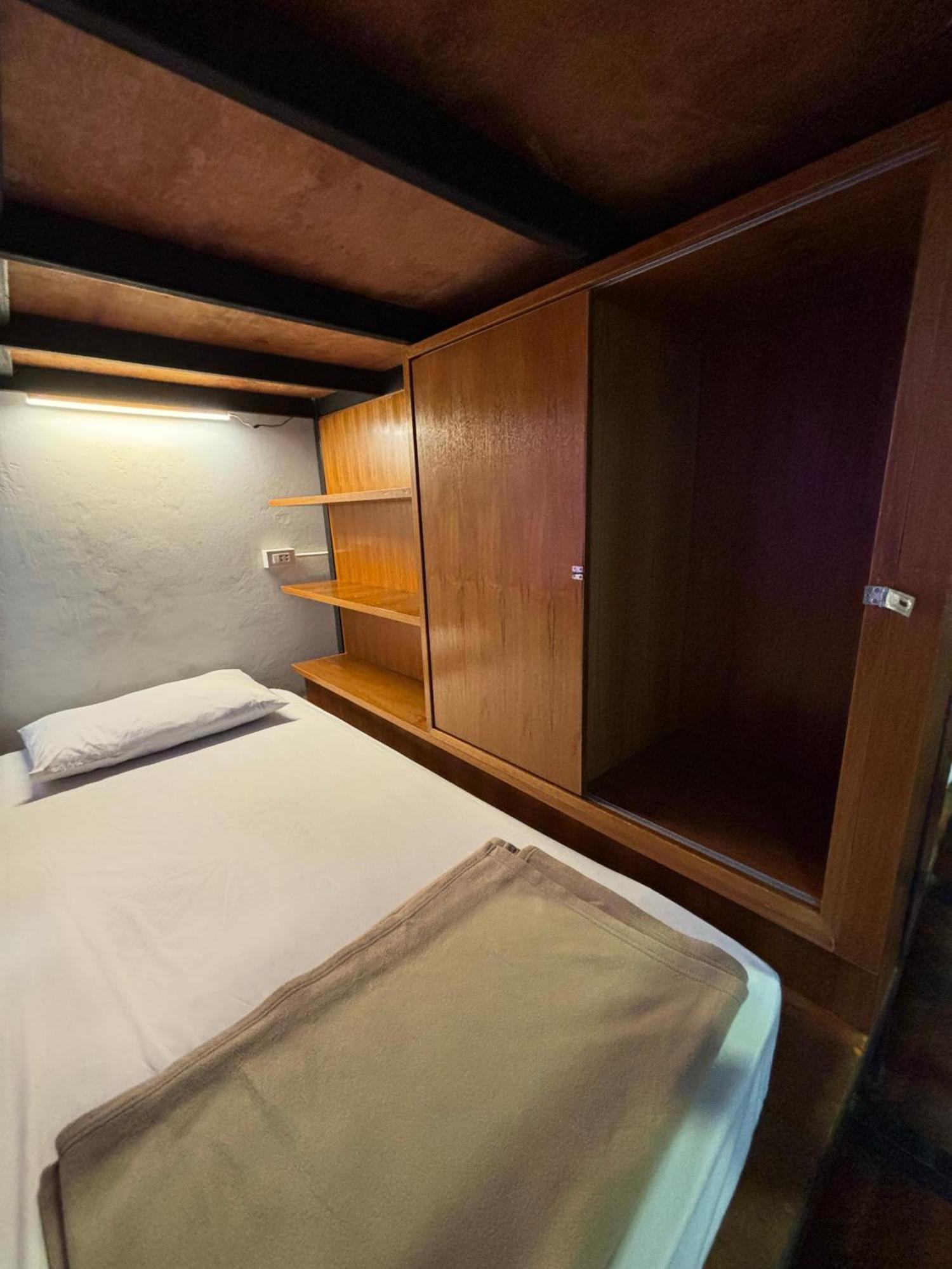 Hansa Hostel Bangkok Khaosan Екстериор снимка